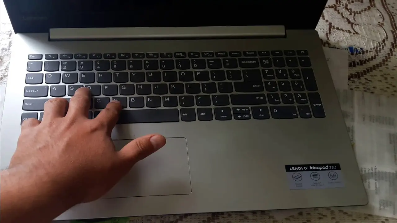 como encender el teclado de mi laptop lenovo ideapad 330 - Cómo enciendo la luz del teclado en mi Lenovo Ideapad 300